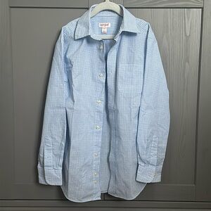 Boys button down shirt, light blue, s. M (8/10)